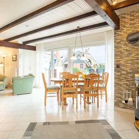 Am-hohen-ufer-reetdach-haus-ocean-breeze-123 Feriehus