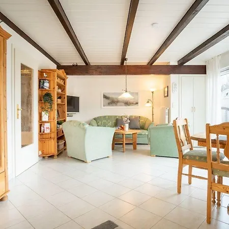 Am-hohen-ufer-reetdach-haus-ocean-breeze-123 * Großenbrode