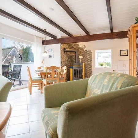 Am-hohen-ufer-reetdach-haus-ocean-breeze-123