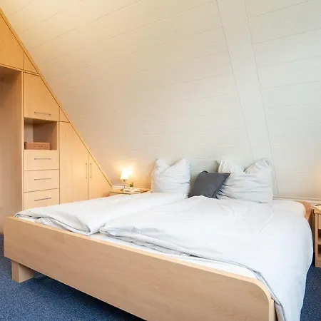 Am-hohen-ufer-reetdach-haus-ocean-breeze-123 *