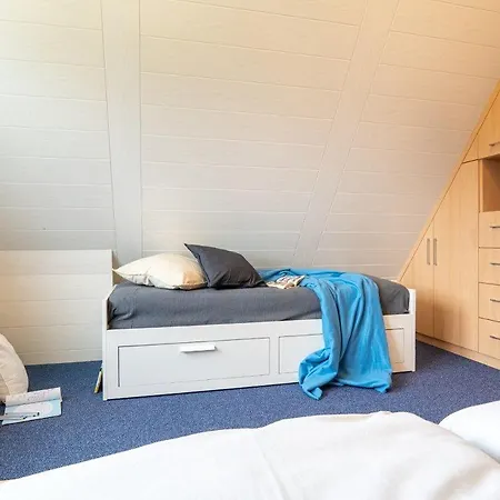 Am-hohen-ufer-reetdach-haus-ocean-breeze-123 Feriehus