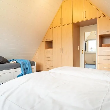 Am-hohen-ufer-reetdach-haus-ocean-breeze-123 *